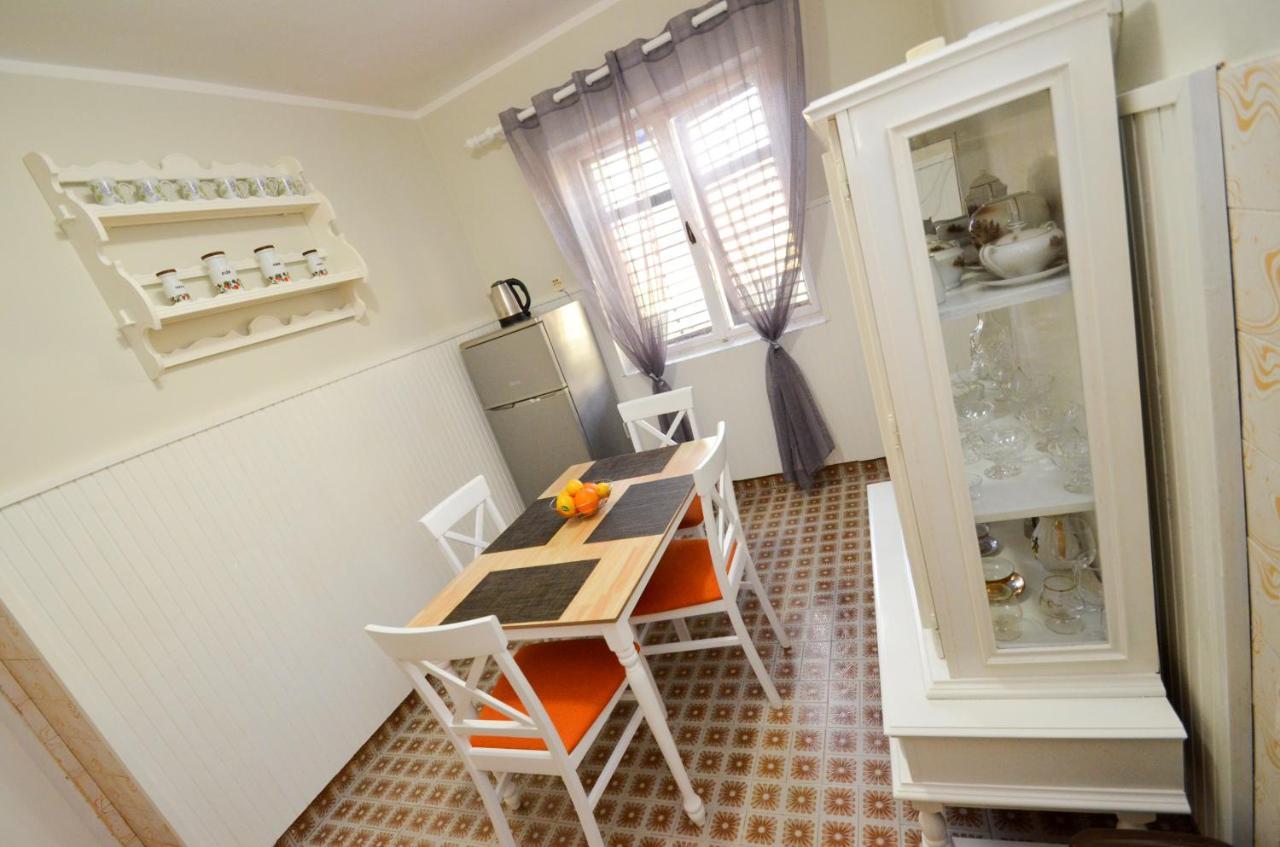 Red House Apartment Kotor Exterior foto
